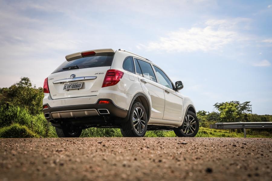  Lifan X60 2017 года  (BR) (фото 8 из 11)